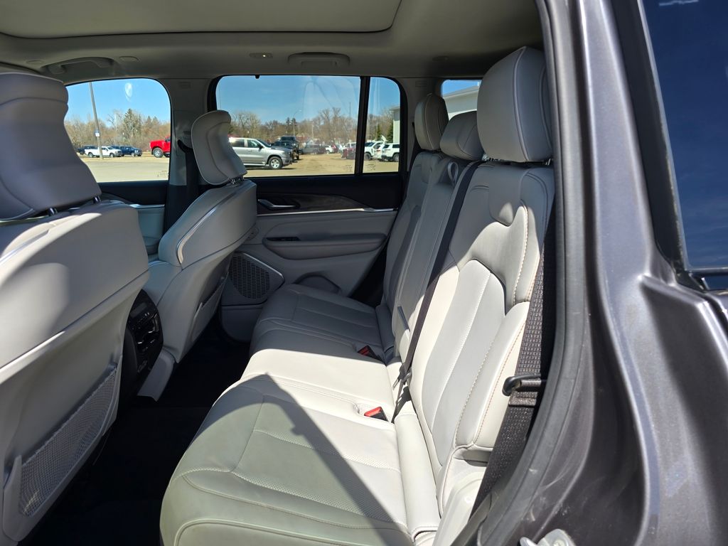 2022 Jeep Grand Cherokee Overland - Photo 14