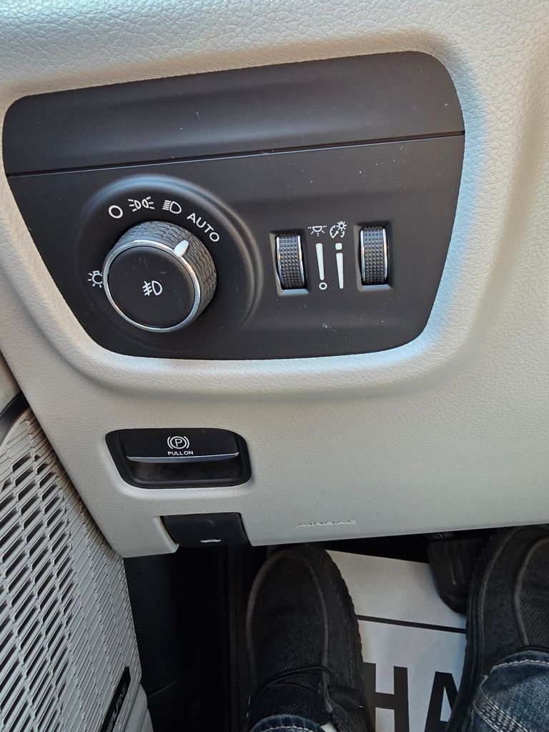 2022 Jeep Grand Cherokee Overland - Photo 22