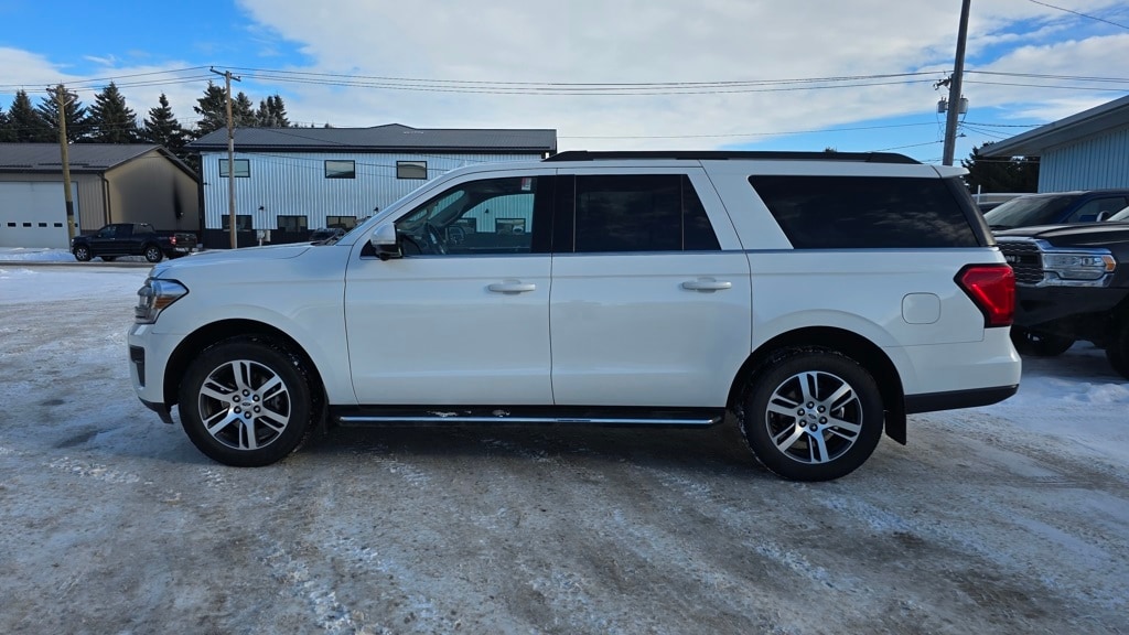 2023 Ford Expedition XLT's photo