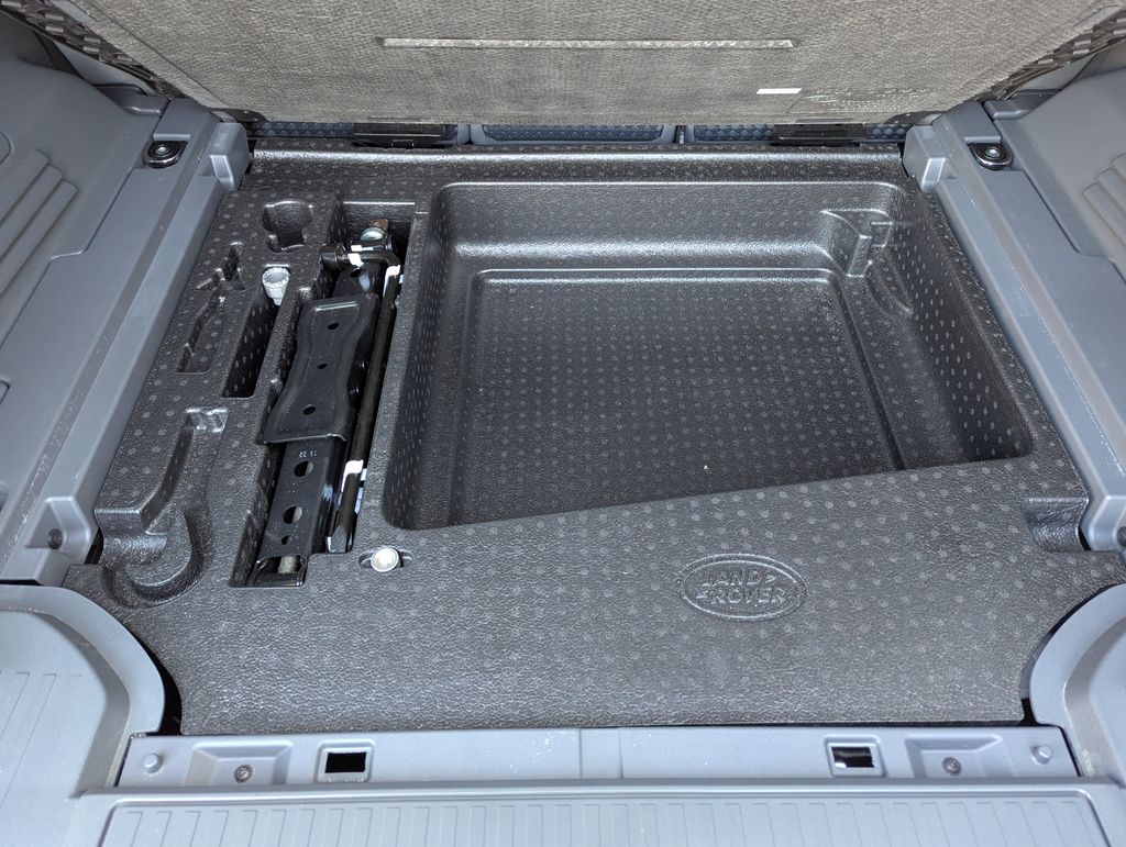 2023 Land Rover Defender X-Dynamic SE - Photo 49