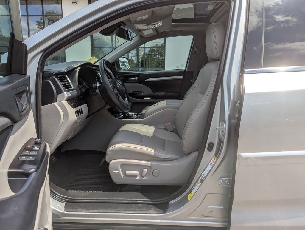 2018 Toyota Highlander XLE - Photo 12