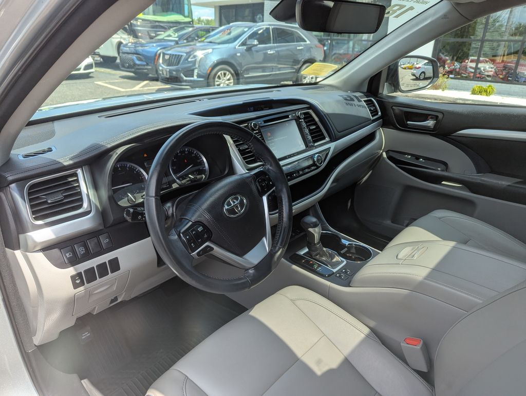 2018 Toyota Highlander XLE - Photo 13