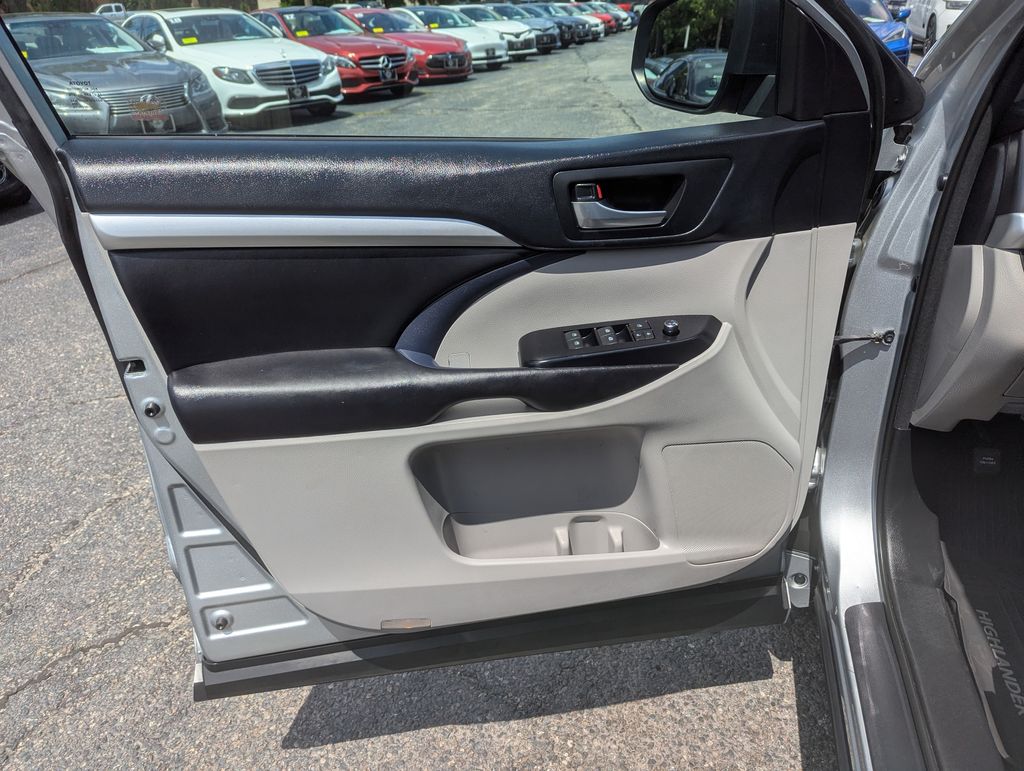 2018 Toyota Highlander XLE - Photo 11