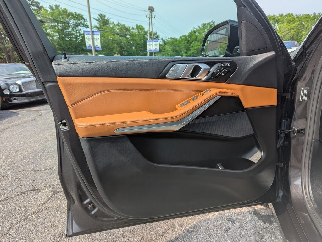 2022 BMW X7 40i - Photo 11