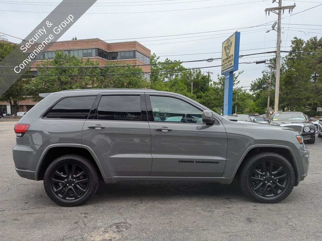 2020 Jeep Grand Cherokee Altitude - Photo 7
