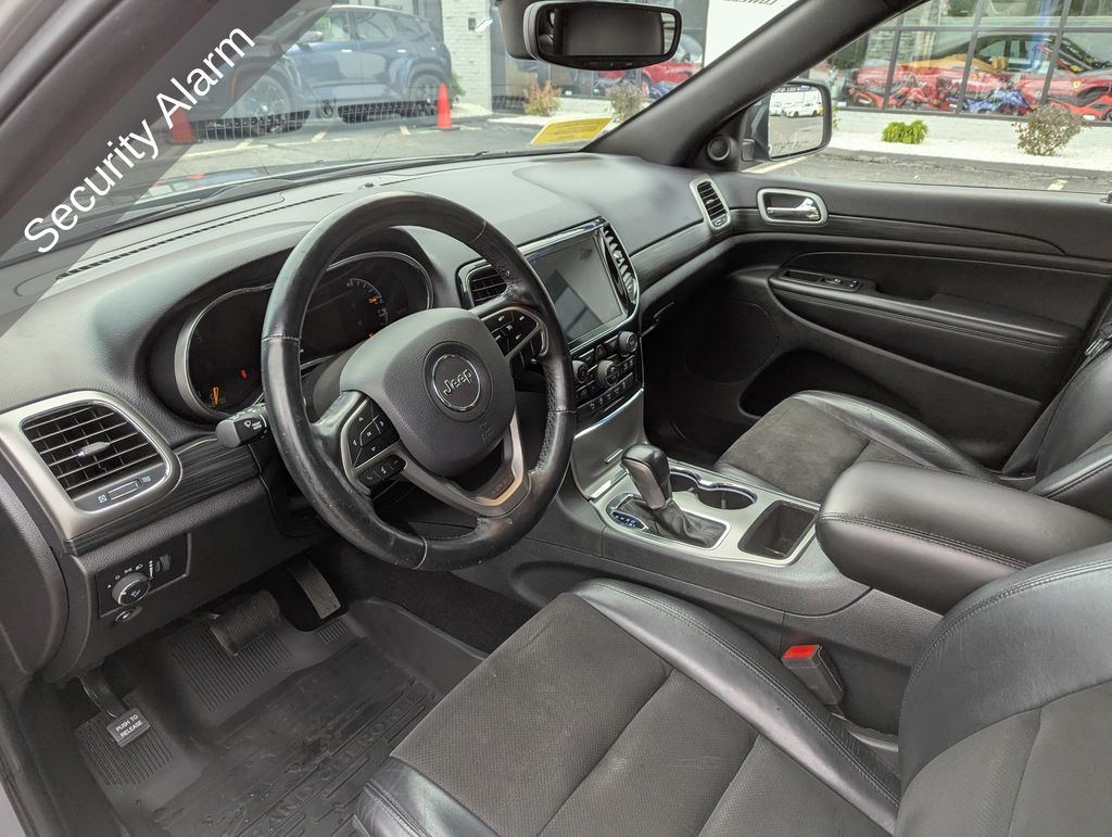 2020 Jeep Grand Cherokee Altitude - Photo 17