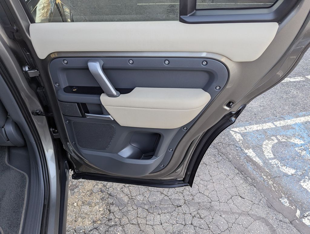 2023 Land Rover Defender X-Dynamic SE - Photo 44