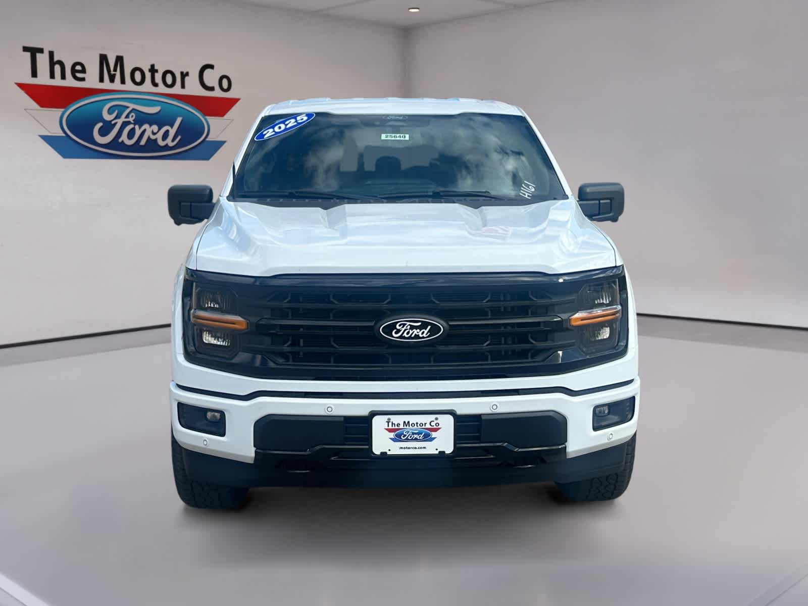 2025 Ford F-150 XLT photo 2