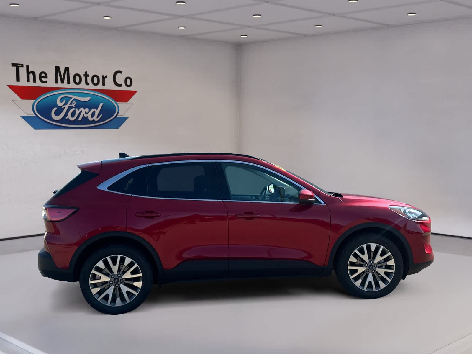 2022 Ford Escape Titanium photo 4