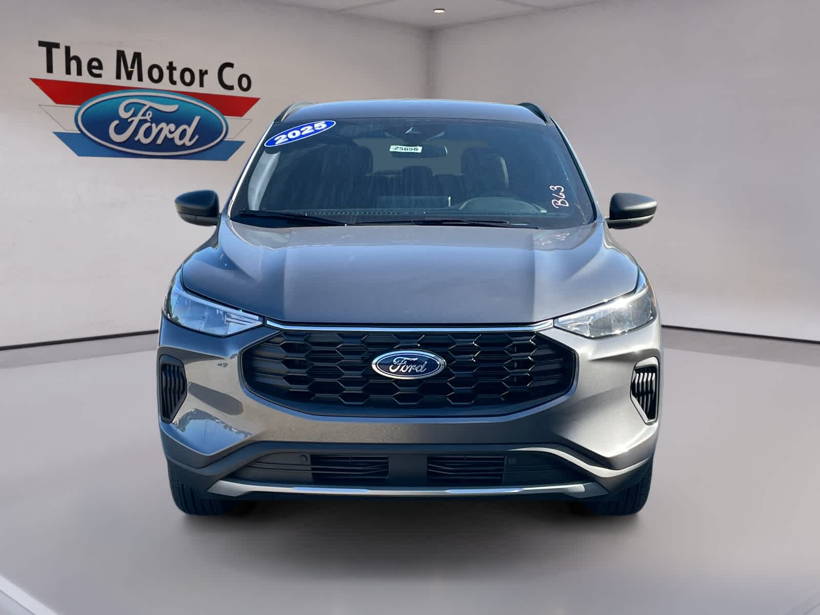 2025 Ford Escape ST-Line photo 2