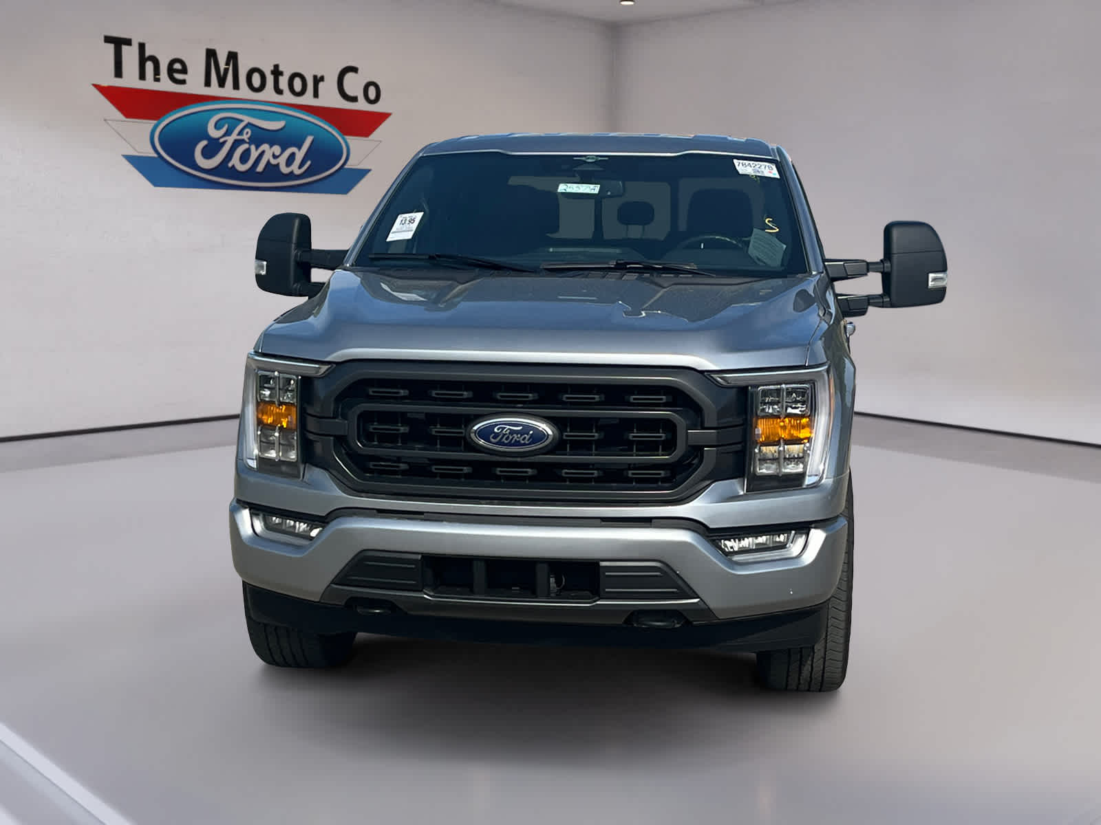 2023 Ford F-150 XLT photo 2