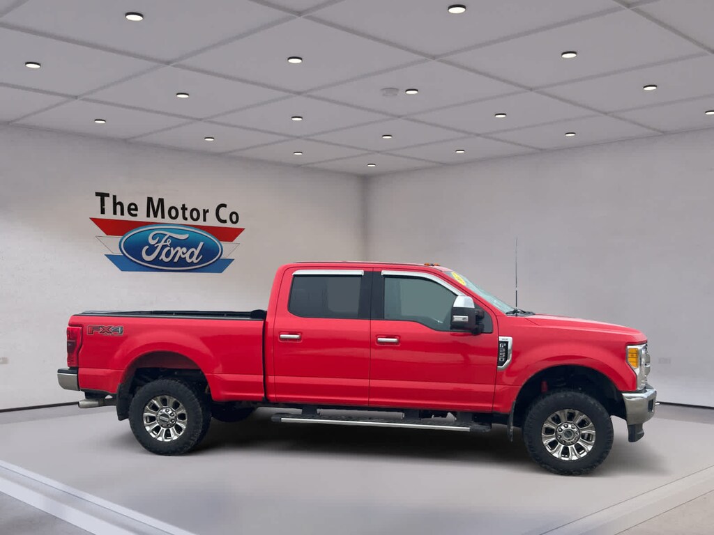 Used 2017 Ford Super Duty F-250 Pickup XLT 4WD Crew Cab 6.75 Box 4WD Crew Cab 6.75 Box