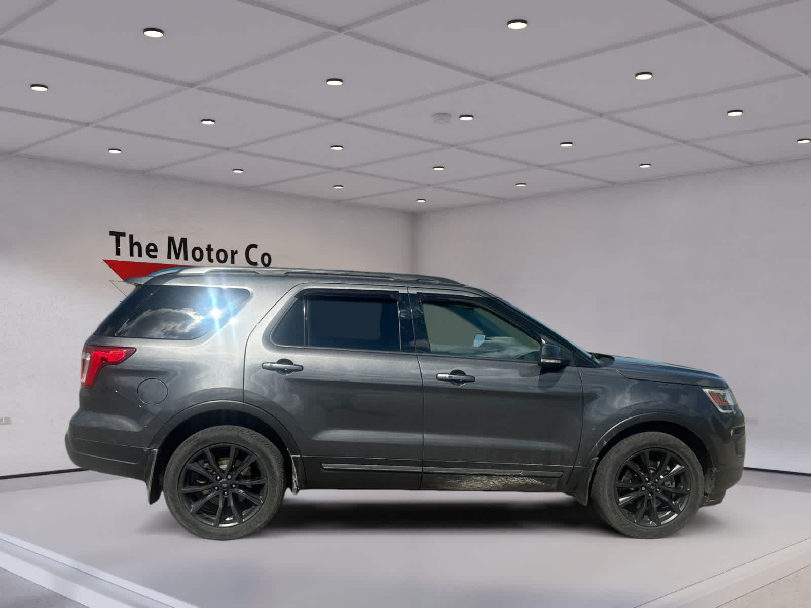 2019 Ford Explorer XLT photo 3