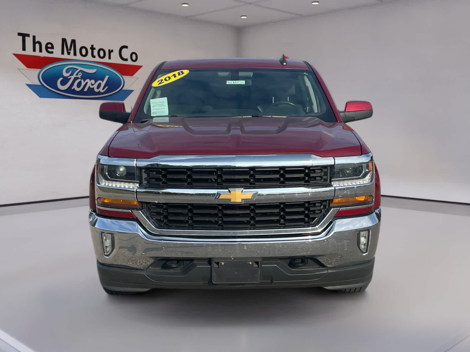2018 Chevrolet Silverado 1500 LT photo 2