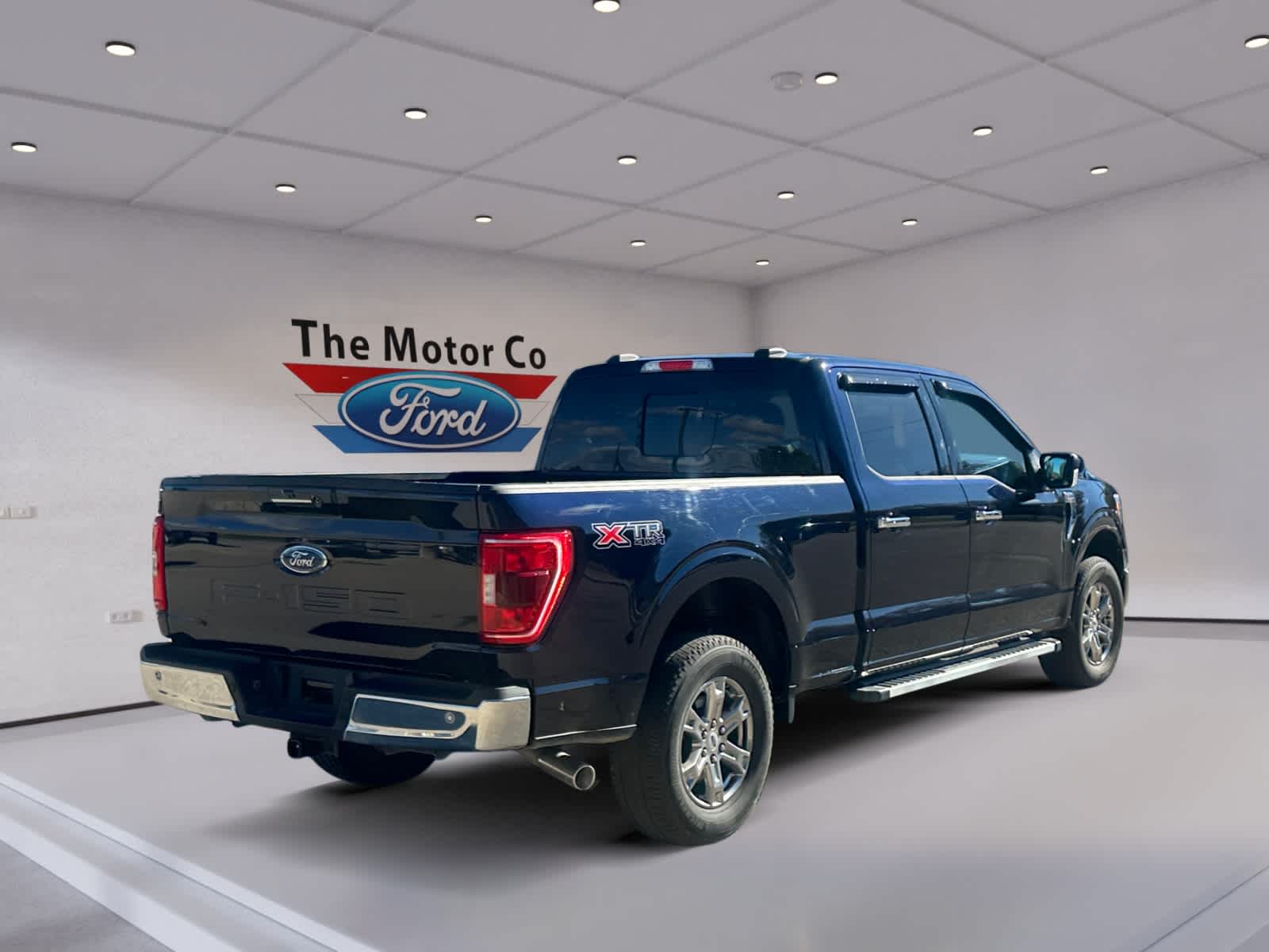 2023 Ford F-150 XLT photo 2