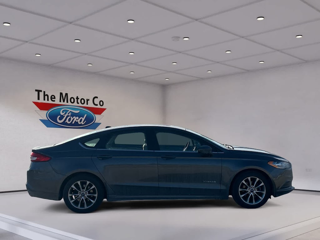Used 2017 Ford Fusion Hybrid SE FWD