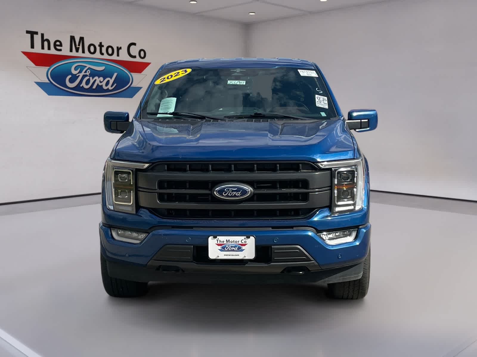 2023 Ford F-150 Lariat photo 2
