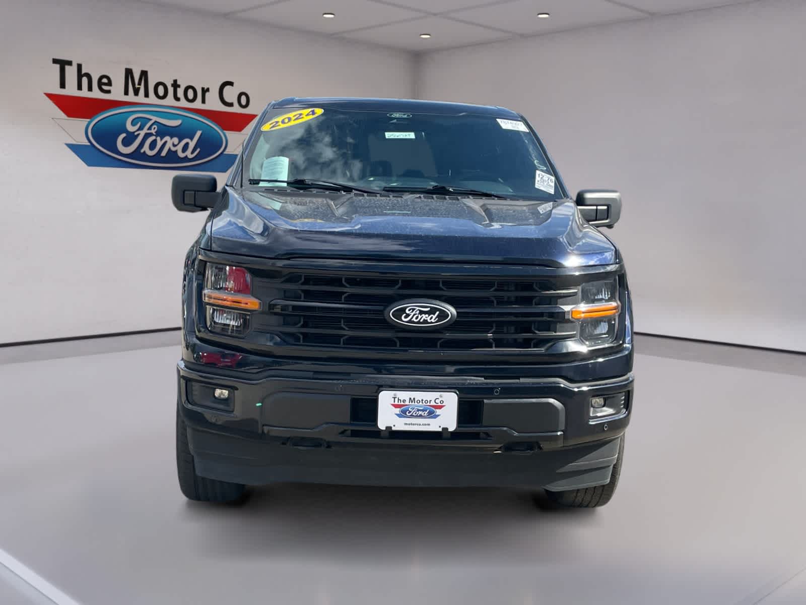2024 Ford F-150 XLT photo 2