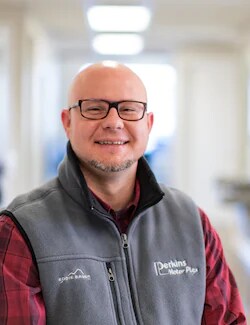 Staff member Eric Moore from ID_3da29ff617f9