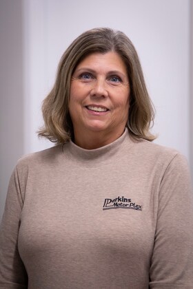 Staff member Robin Stinson from ID_a6809f7ec4cb