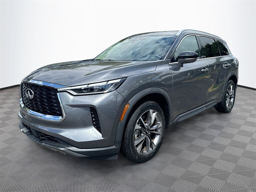 2022 Infiniti QX60 Luxe photo 3