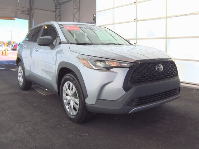 2022 Toyota Corolla Cross L photo 3