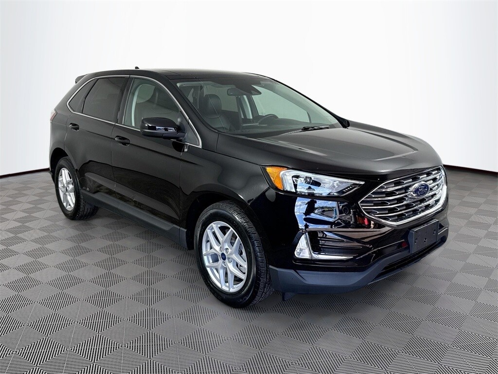 2022 Ford Edge SEL photo 2