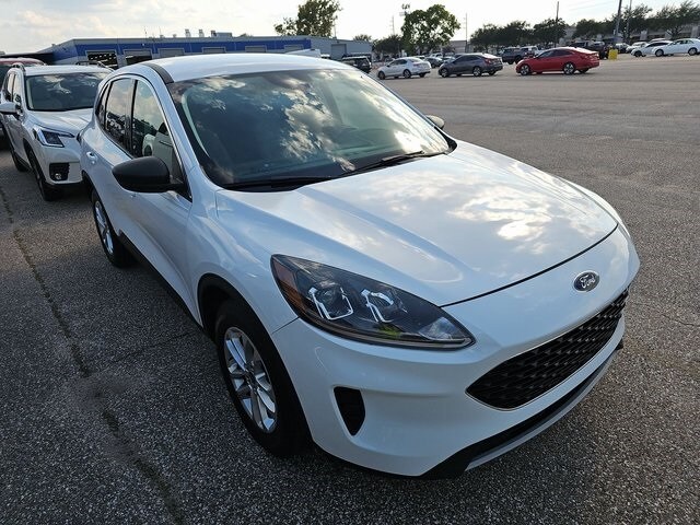 2022 Ford Escape SE photo 3