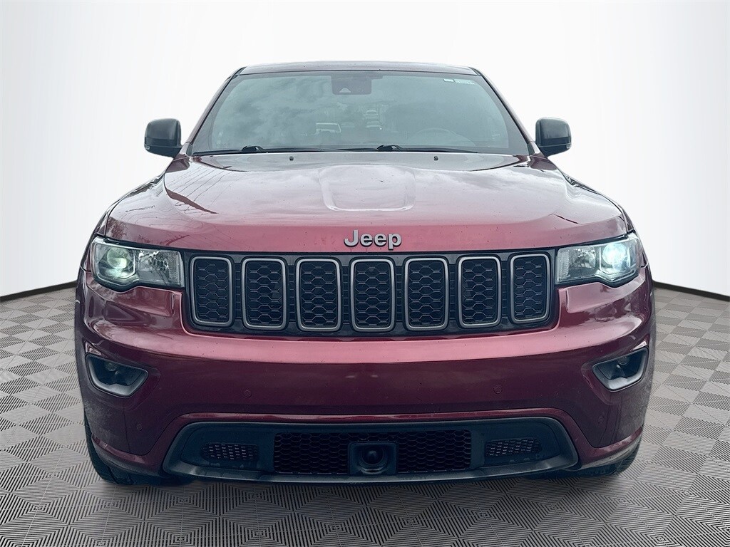 2021 Jeep Grand Cherokee Anniversary Edition photo 2