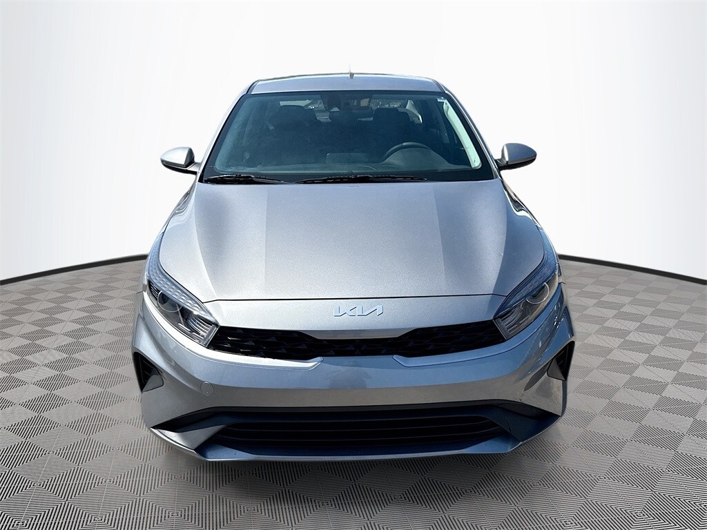 2023 Kia Forte LXS photo 2