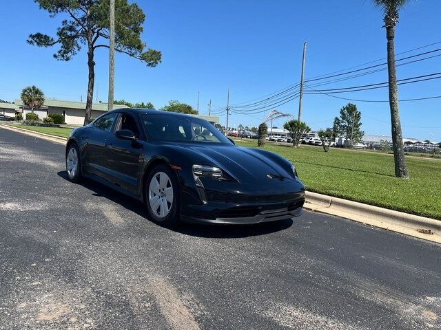 2021 Porsche Taycan Base photo 3