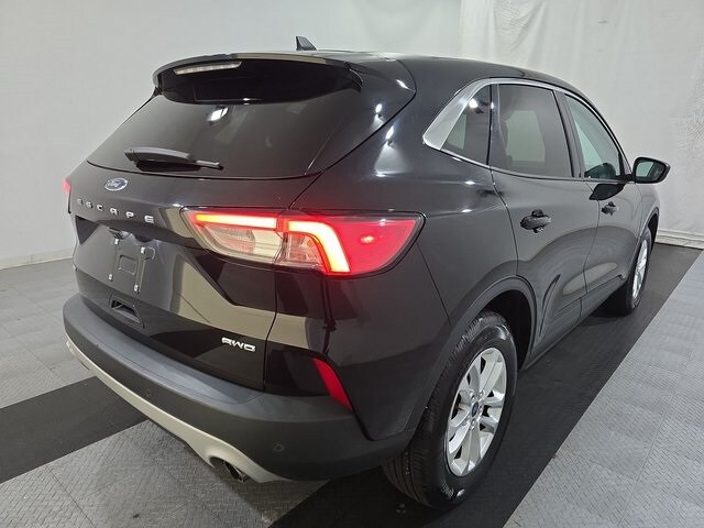2021 Ford Escape SE photo 2