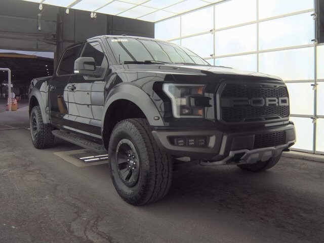 2018 Ford F-150 Raptor photo 2