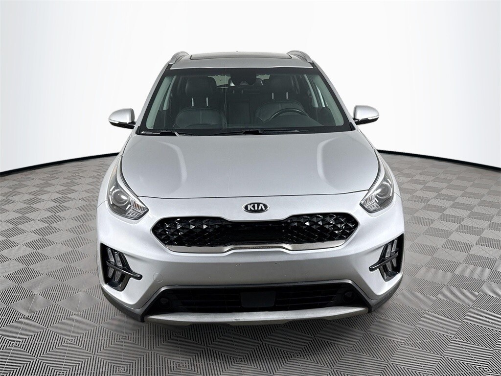2020 Kia Niro Touring photo 2