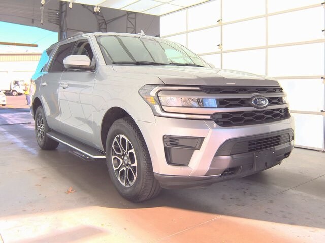 2023 Ford Expedition XLT photo 3