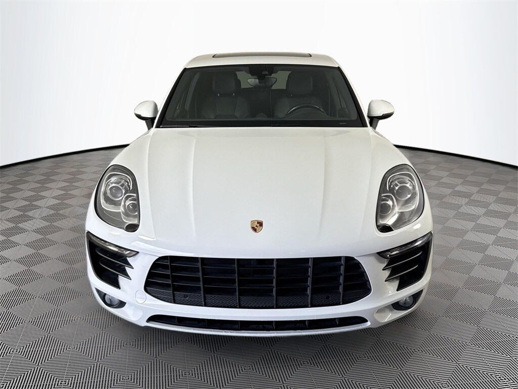 2017 Porsche Macan Base photo 2