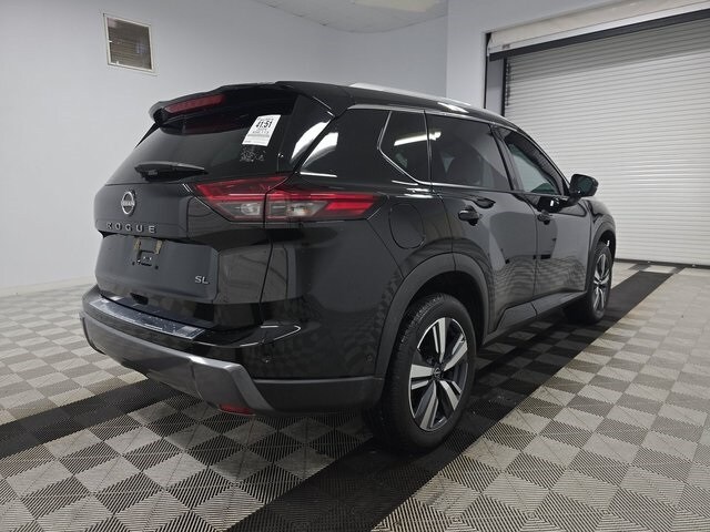 2024 Nissan Rogue SL photo 2