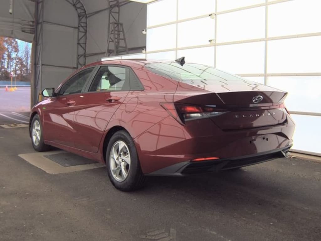 Used 2023 Hyundai Elantra SE Sedan
