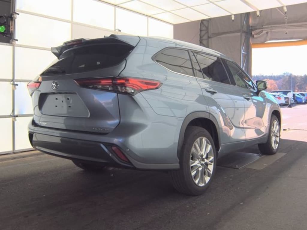 Used 2021 Toyota Highlander Limited SUV