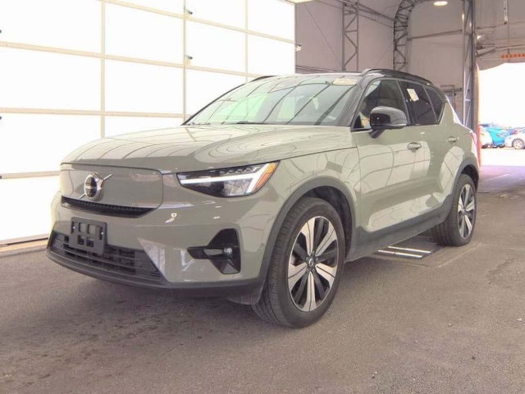 Used 2023 Volvo XC40 Recharge Pure Electric Twin Plus SUV