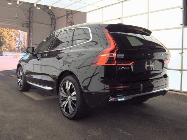 2023 Volvo XC60 Ultimate photo 3