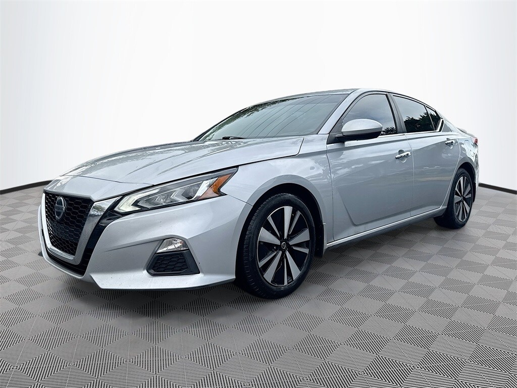 2021 Nissan Altima 2.5 SV photo 2
