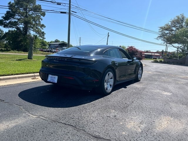 2021 Porsche Taycan Base photo 2