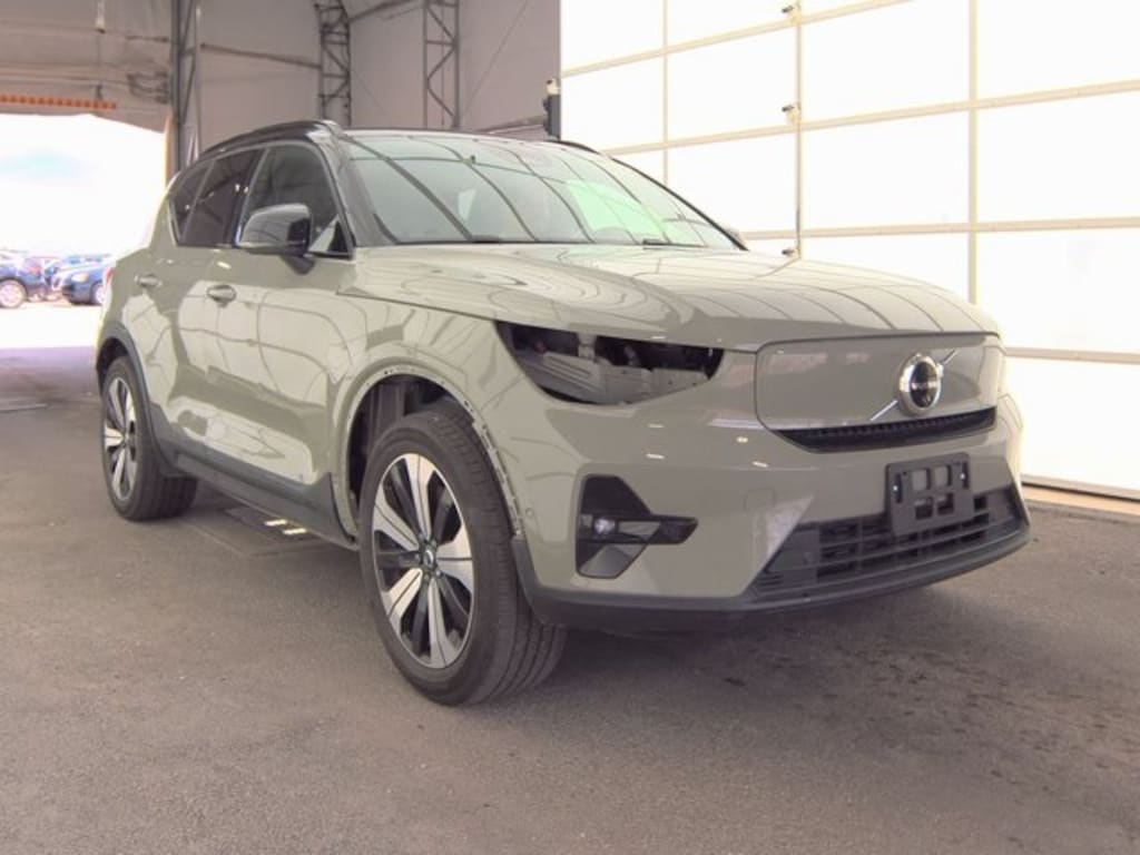 Used 2023 Volvo XC40 Recharge Pure Electric Twin Plus SUV