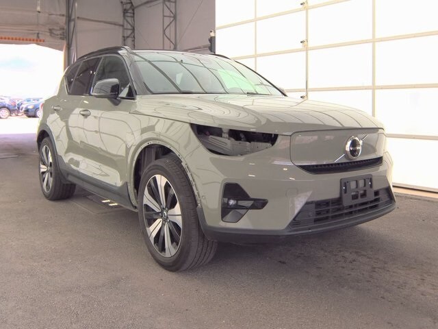 2023 Volvo XC40 Recharge Twin Plus photo 3