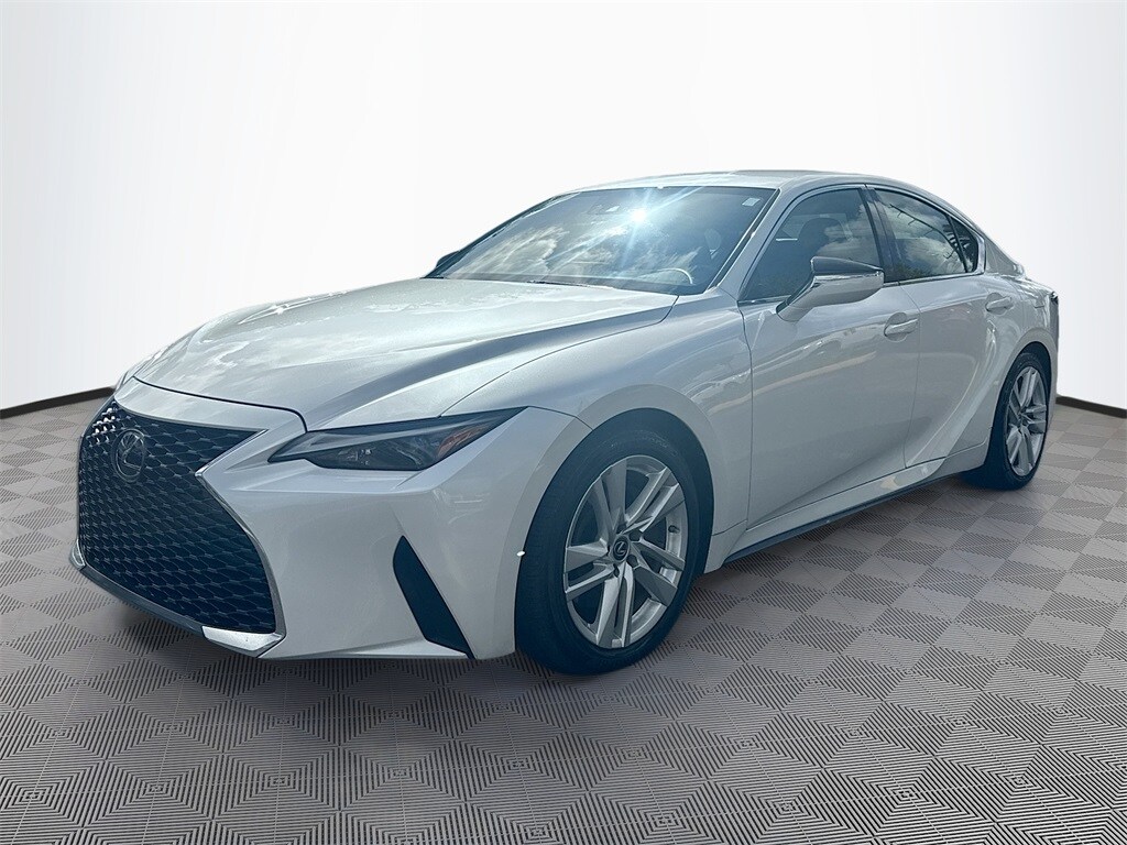 2021 Lexus IS 300 photo 3