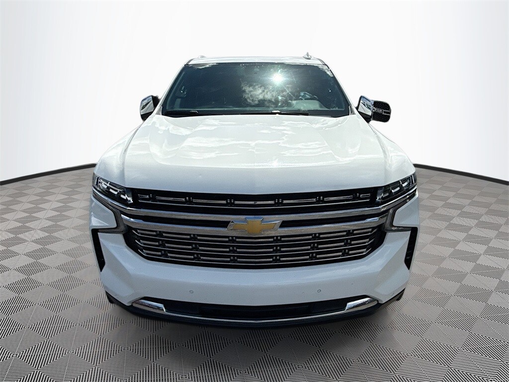 2023 Chevrolet Suburban Premier photo 2