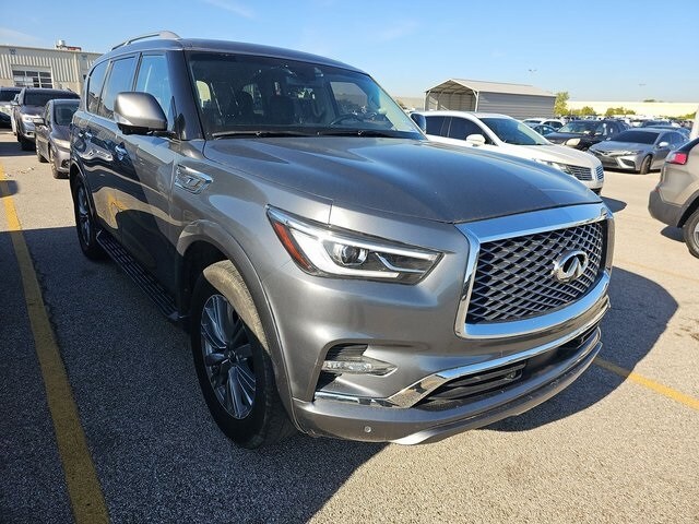 2021 Infiniti QX80 Luxe photo 2