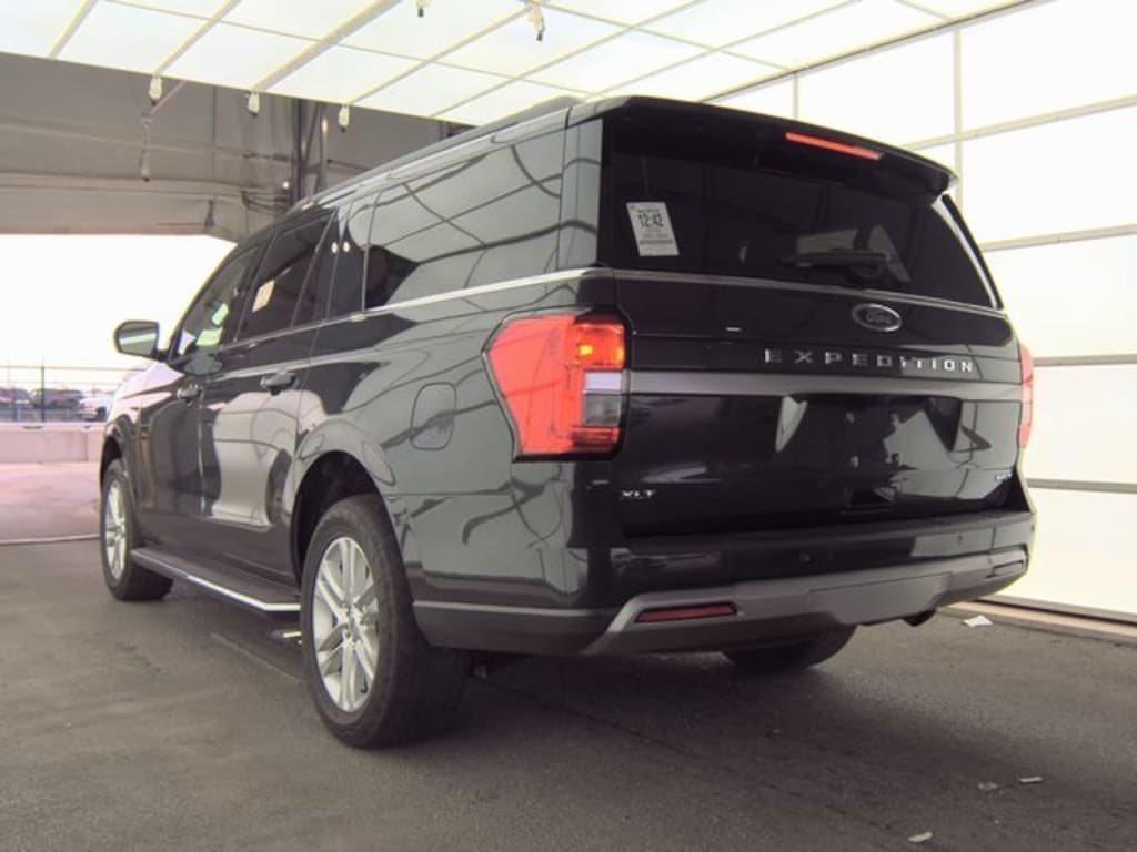 Used 2022 Ford Expedition Max XLT SUV