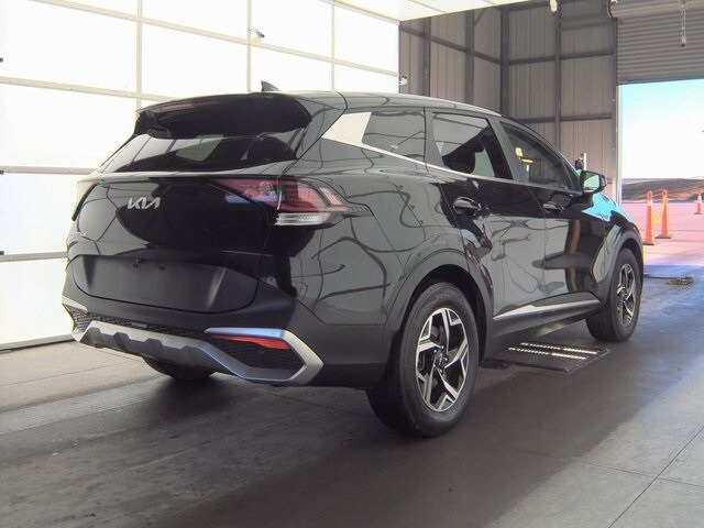 2023 Kia Sportage LX photo 2